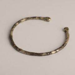 【お取り寄せ注文可能】Tree Branch Bangle
