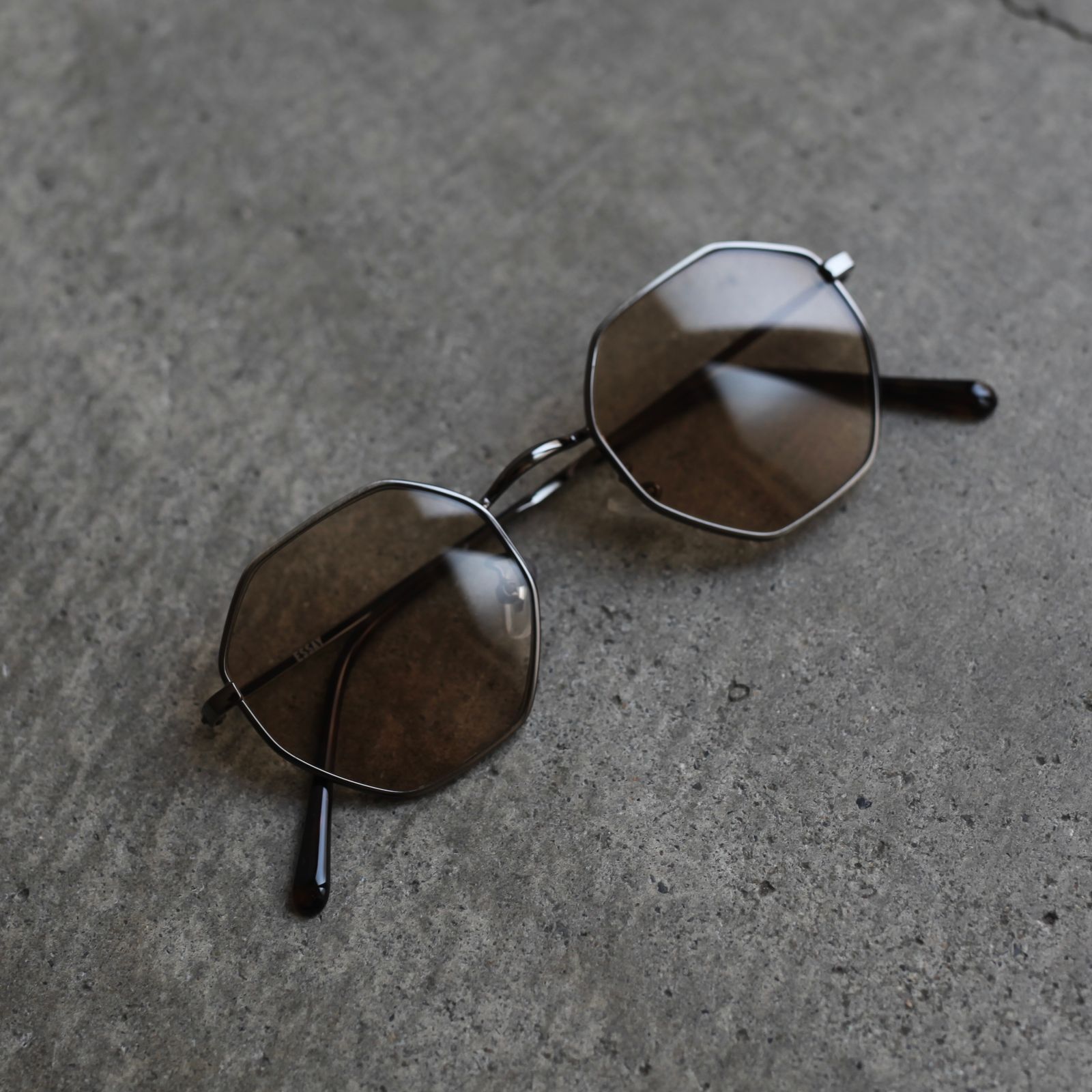 【残りわずか】LG Sunglass(LIGHT BROWN)