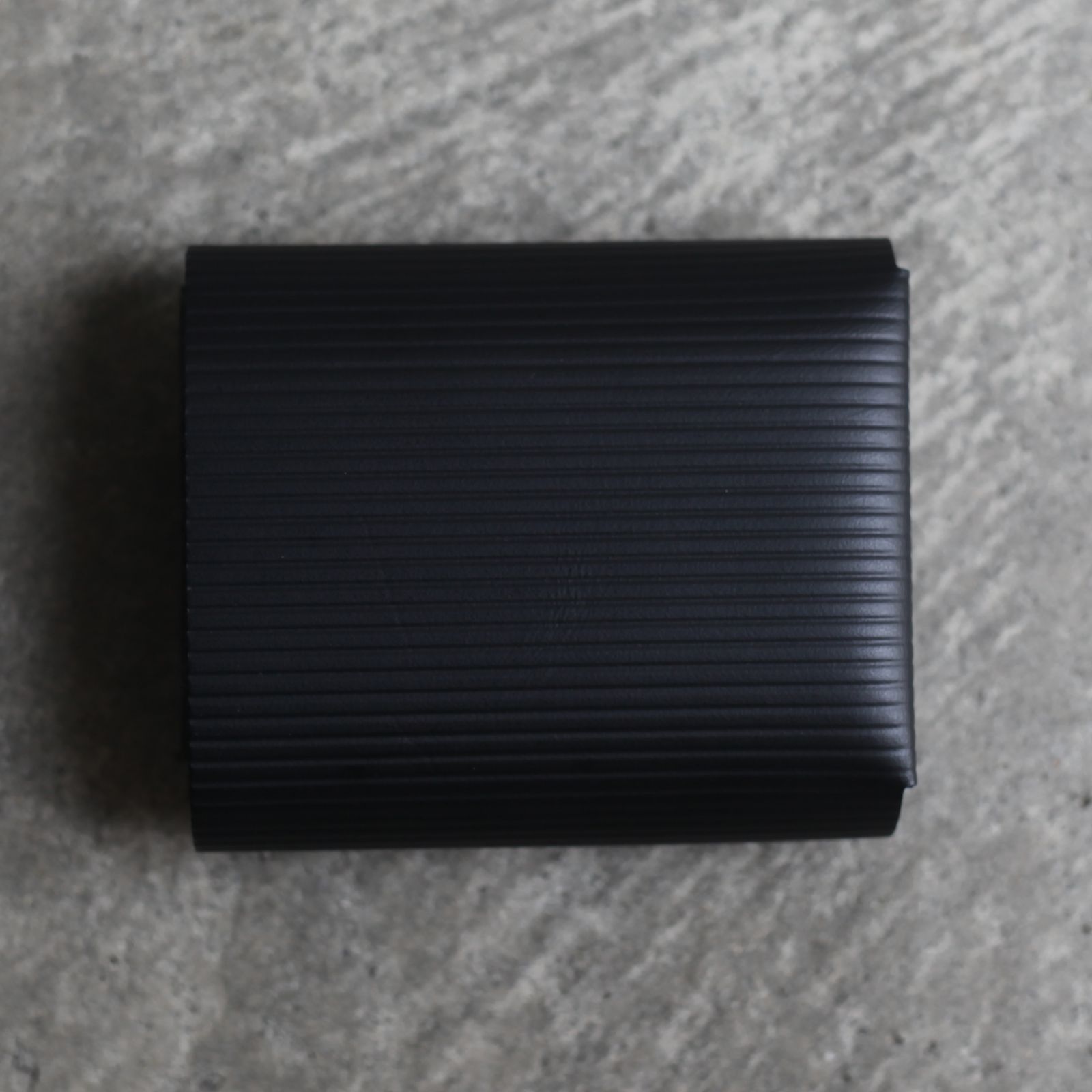 【再販売通知受付可能】Cardboard Short Wallet