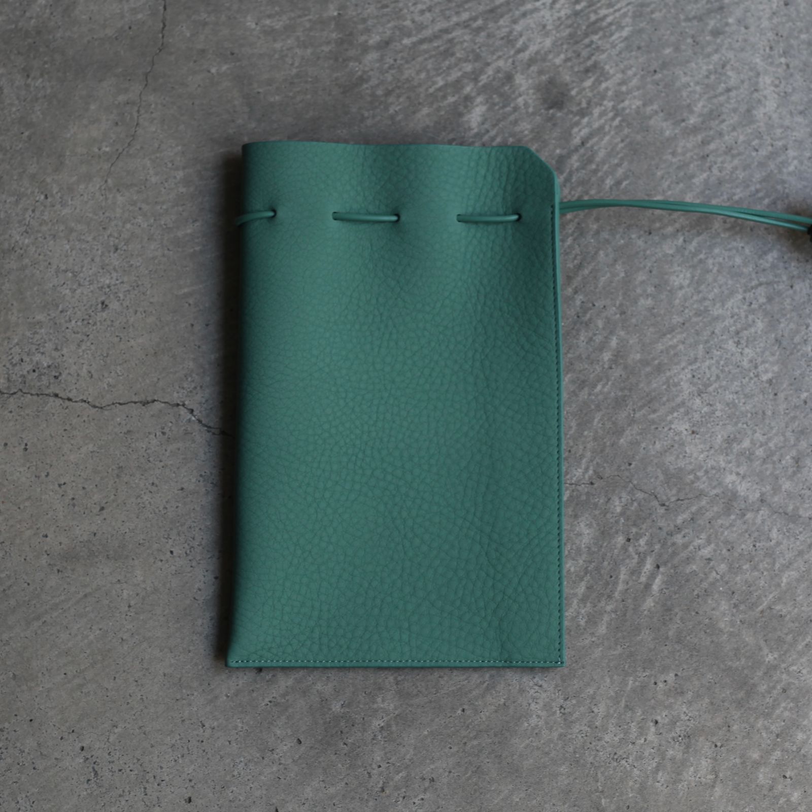 【再販売通知受付可能】Herrie Kinchaku Pouch_PM(DIPLO SKY)