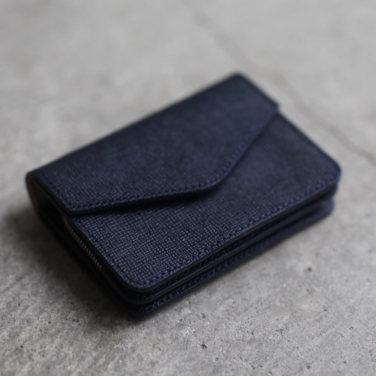 Hender Scheme - 【残り一点】Flap Billfold(NAVY) | ACRMTSM