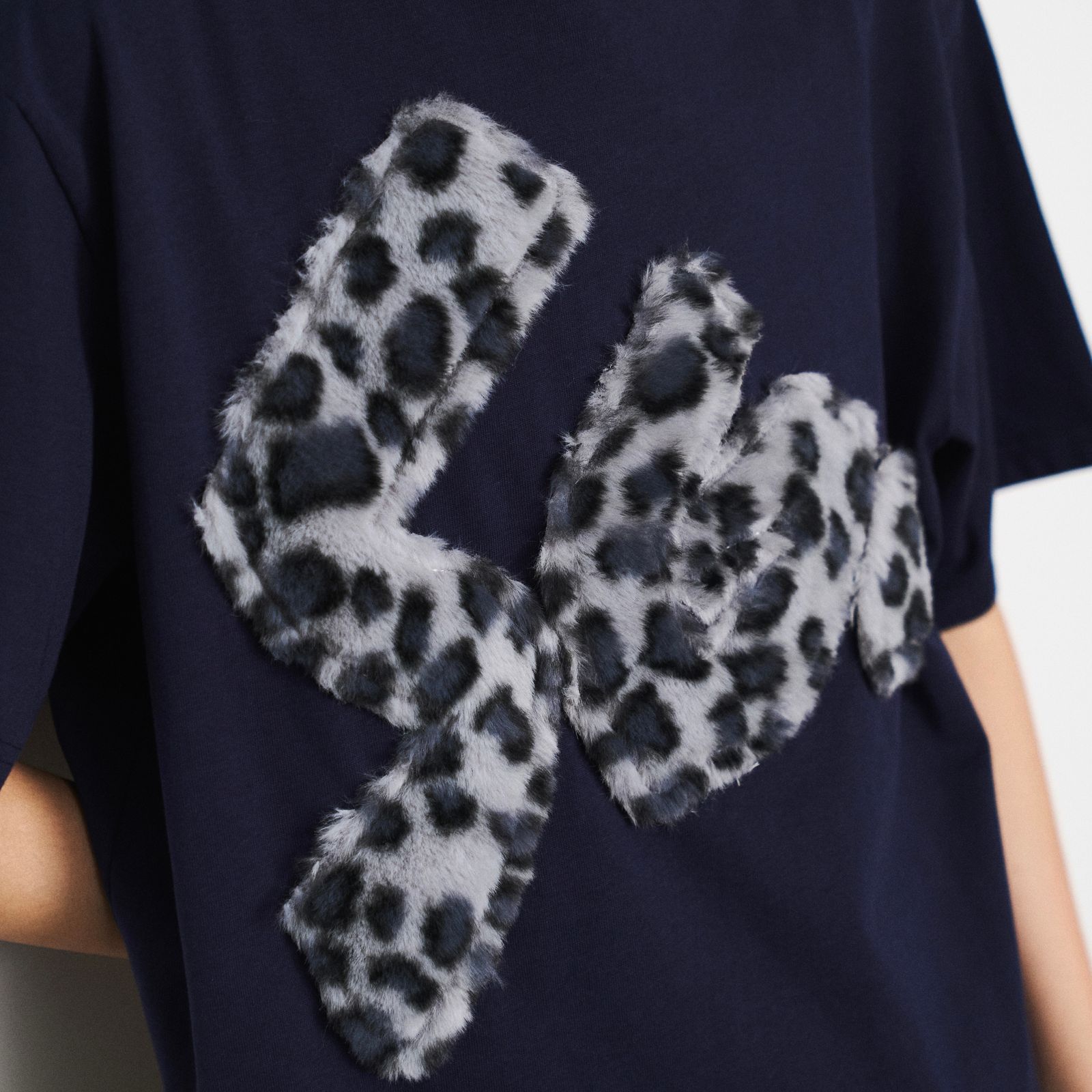 【残り一点】Faux Fur Patch Tee