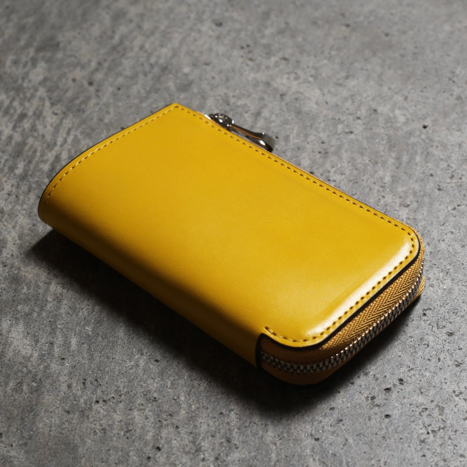 【残りわずか】Cristy Keycard WLT(BRIDLE)