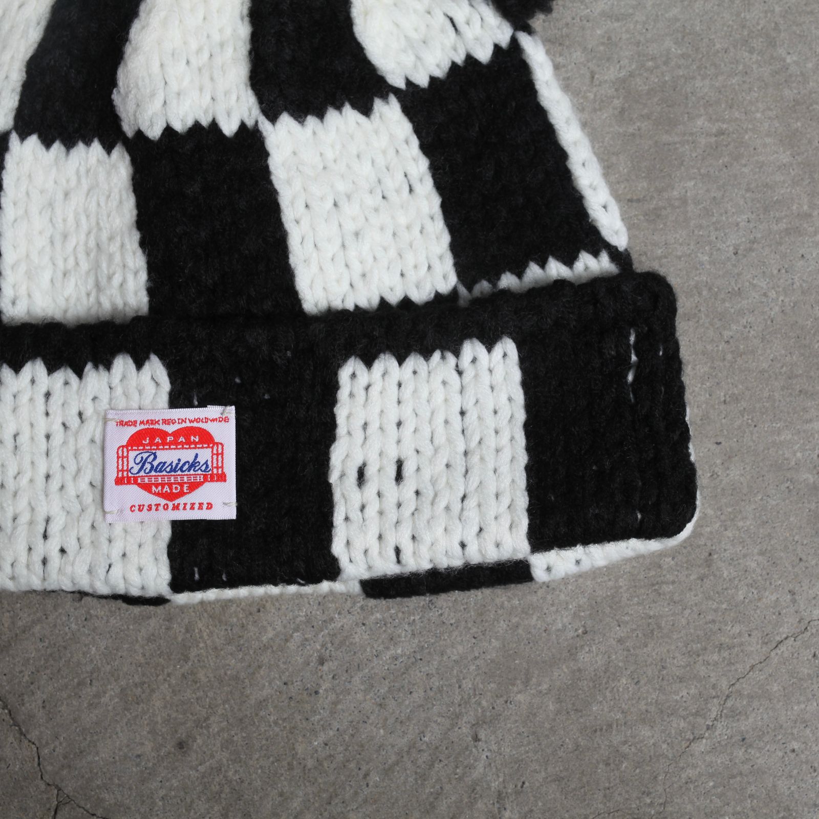 【残りわずか】Checkered Flag Bear Beanie