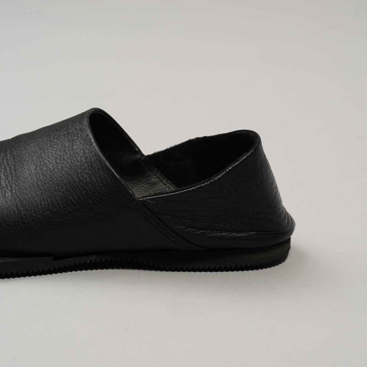 【残り一点】Plain Toe With Open Lacing Flat Slip-ons