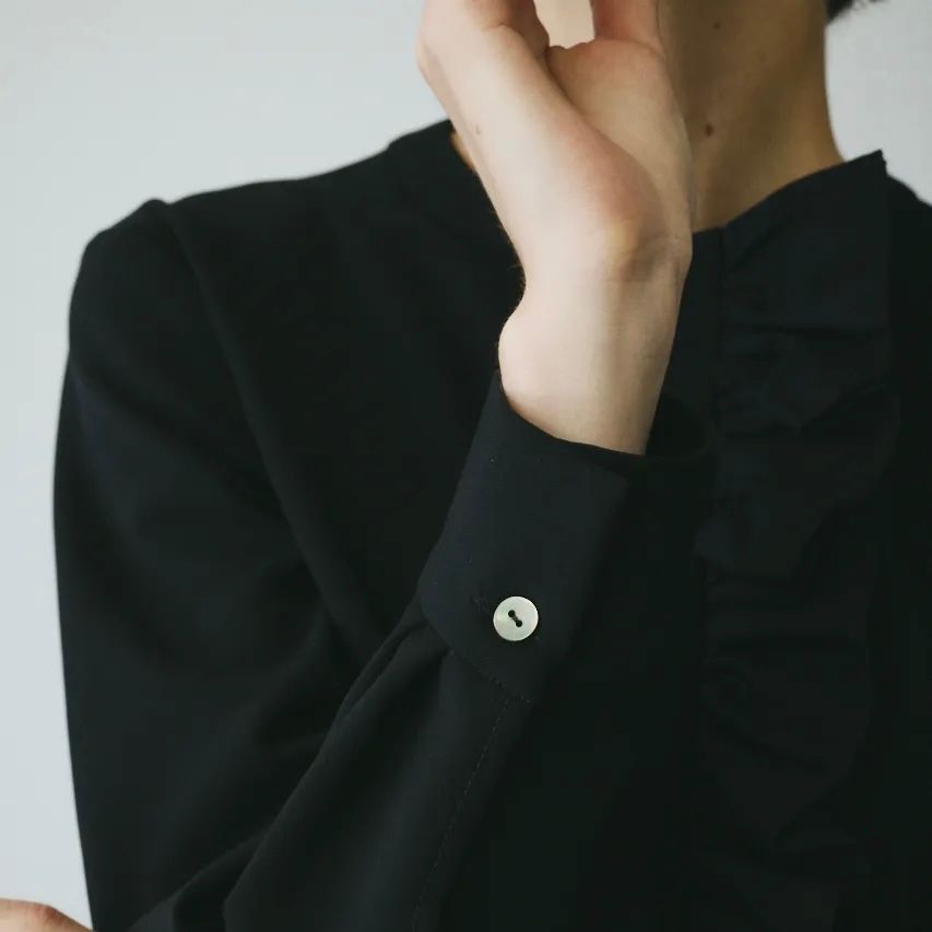 【残り一点】CLO Black Frill Pullover