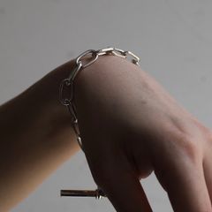 【残り一点】Oval Link T-Bar Bracelet(WHITE)