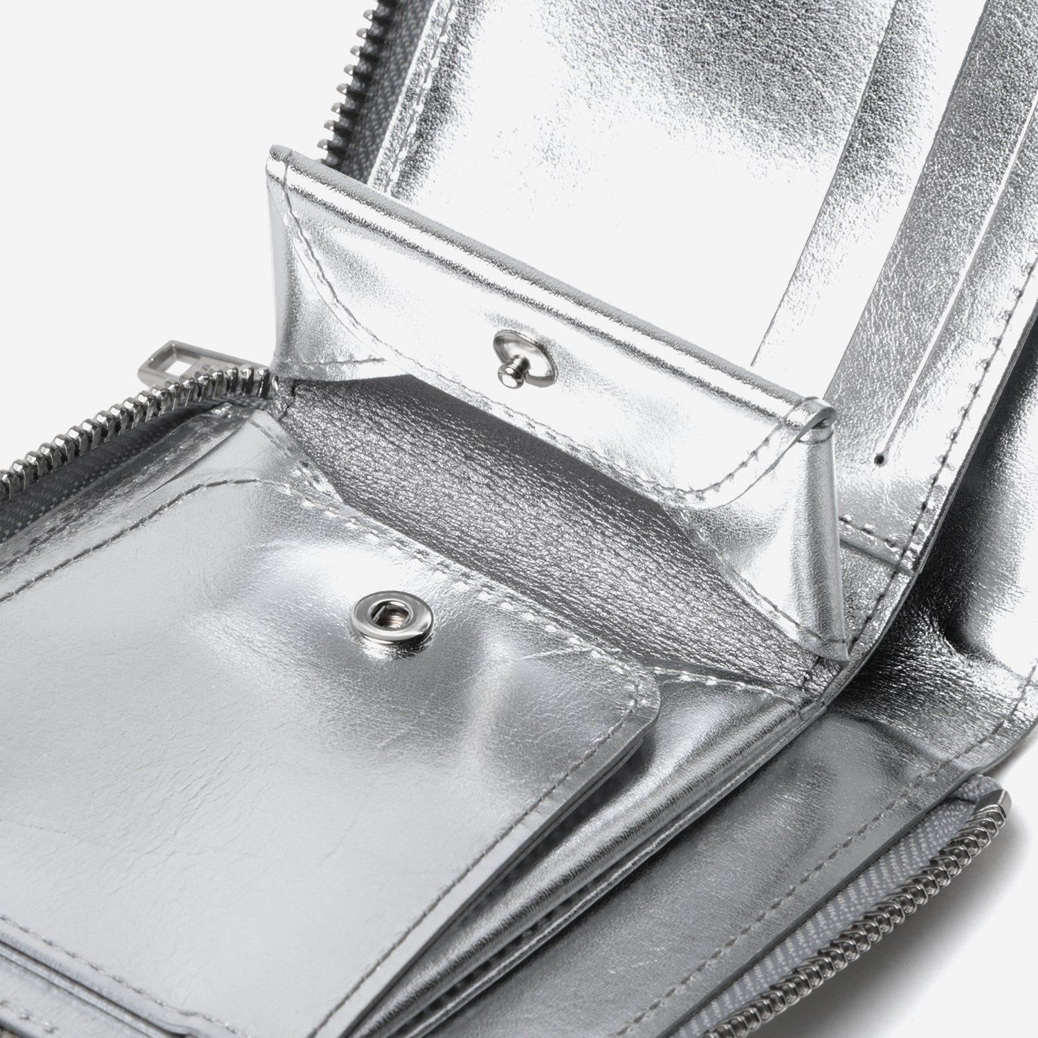 【残り一点】Embossed Zip Around Wallet