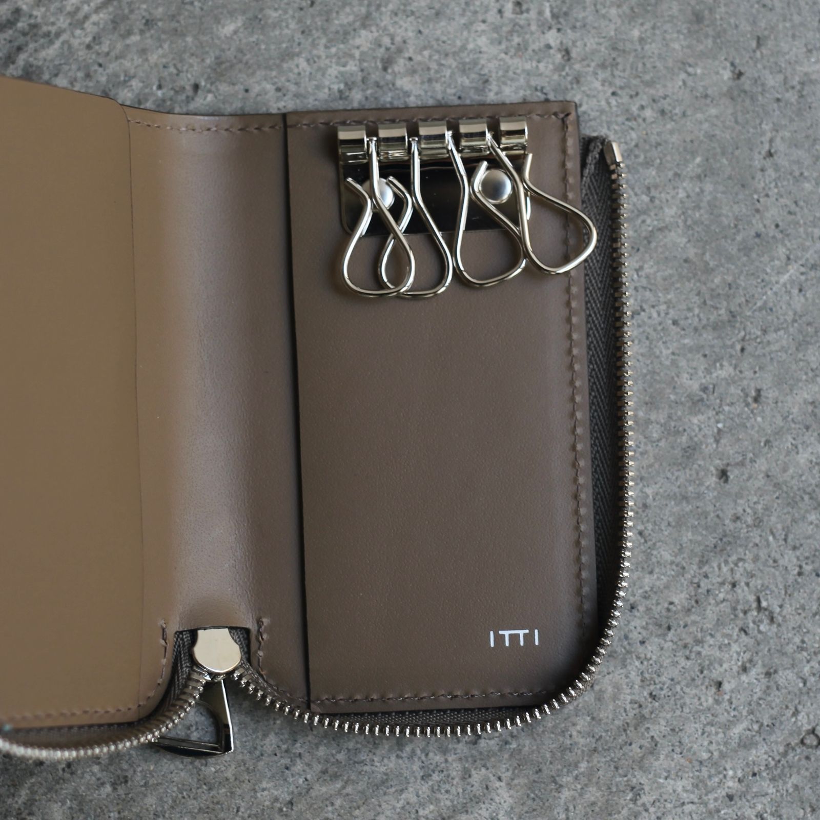 【残りわずか】Cristy Key Card Case(DIPLO FJORD)