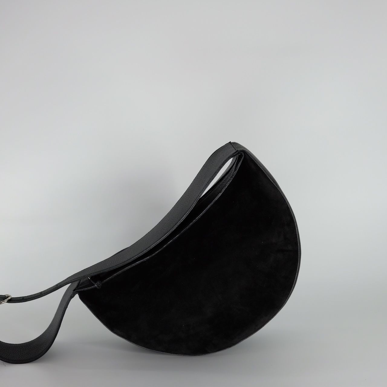 【残り一点】Suede Halfmoon