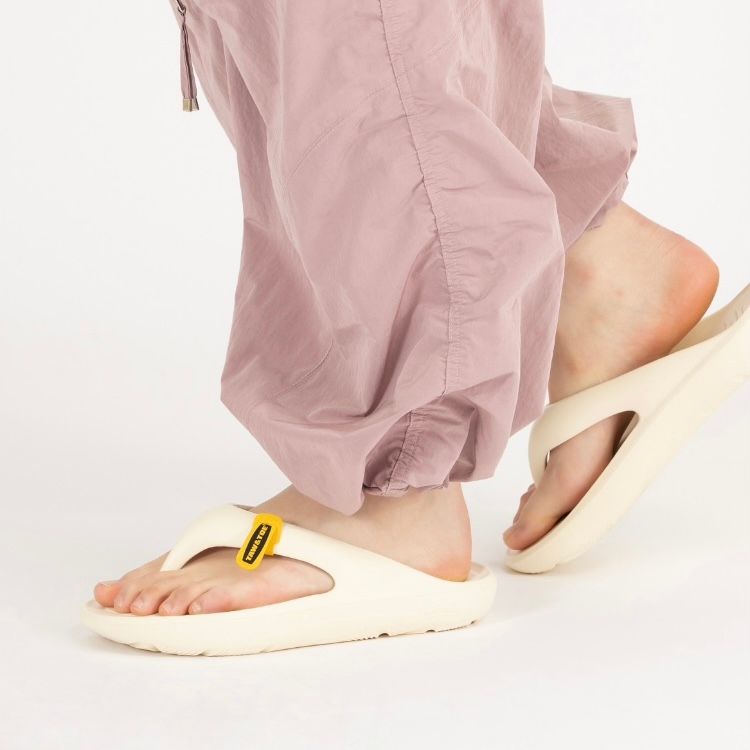 サンダル・ミュール TAW&TOE Zerovity Sport Light Beige Z-FF-STLB TAW&TOE - 【残りわずか】Zerovity Flip Flop Sport | ACRMTSM