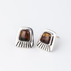 【お取り寄せ注文可能】Square Stone Earrings(両耳用）