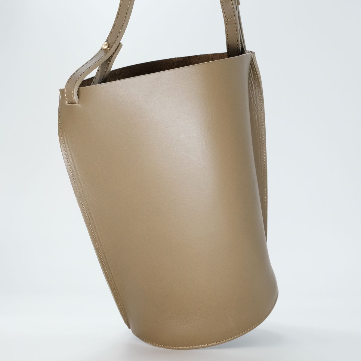 【残りわずか】Tube Shoulder