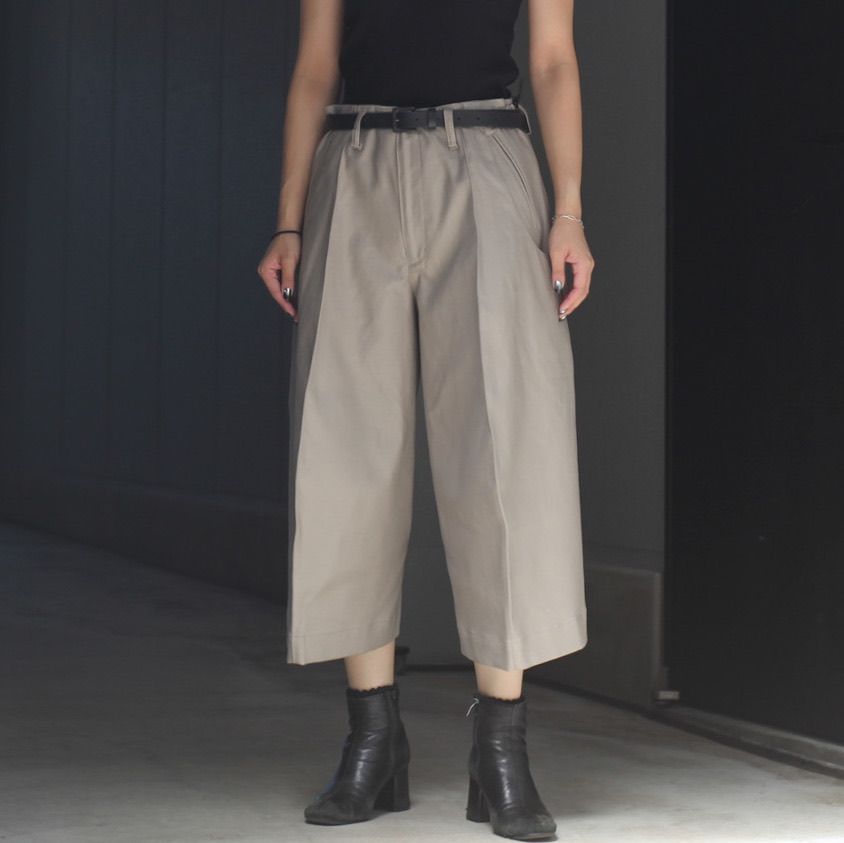 【残り一点】S Curved Utility Capri Trousers