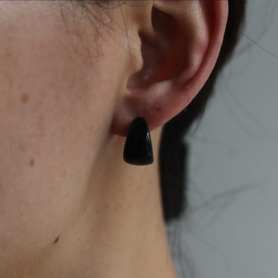 【残り一点】How Raw Stone Moon Hoop Earrings(両耳用）