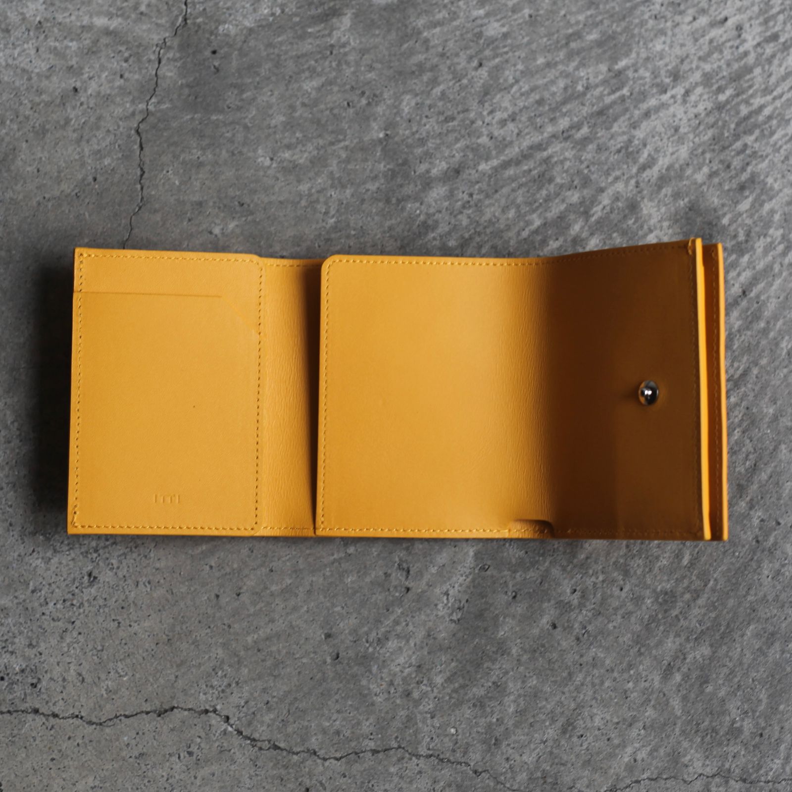 【残りわずか】Cristy Trifold Mini WLT(DIPLO SKY)