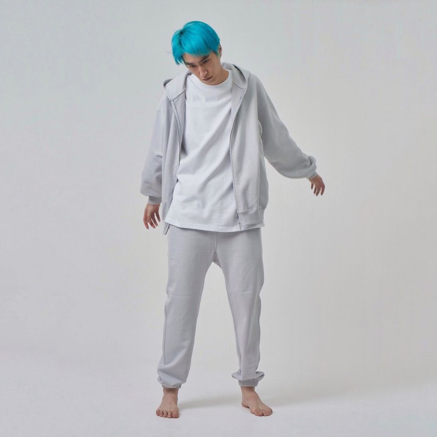 【残りわずか】Zip Sweat Hoodie