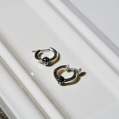 【お取り寄せ注文可能】Grid Ball Hoop Pierce