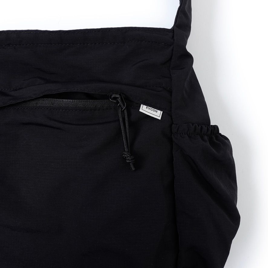 【残り一点】Big Nylon Shoulder Bag