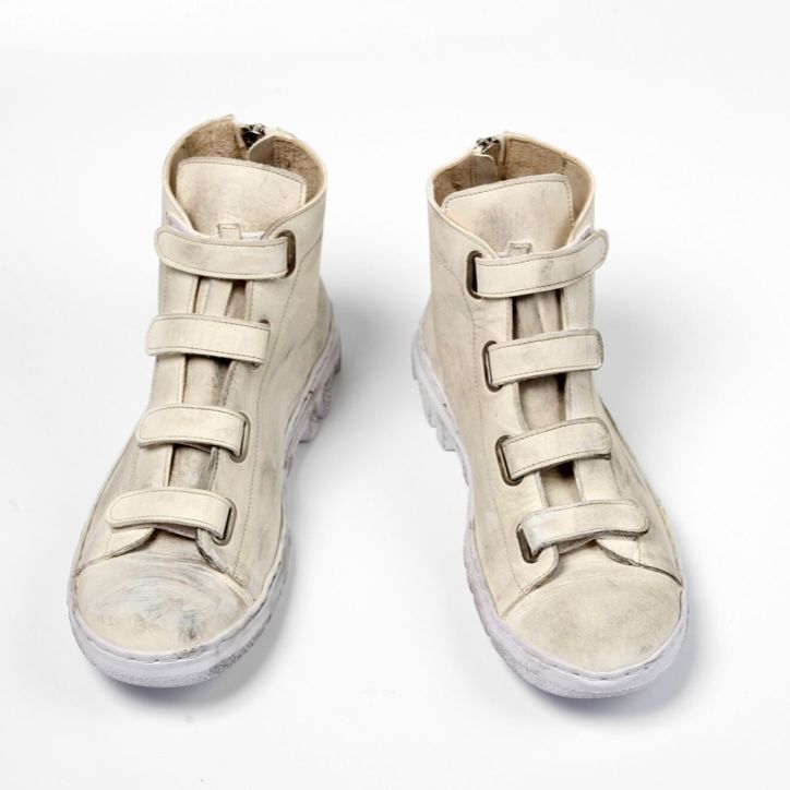レザー種類 : SOFT TANNED HORSE(DUSTY WHITE)
※商品ページ画像のレザー及び、仕様はサンプルとしてご覧ください。