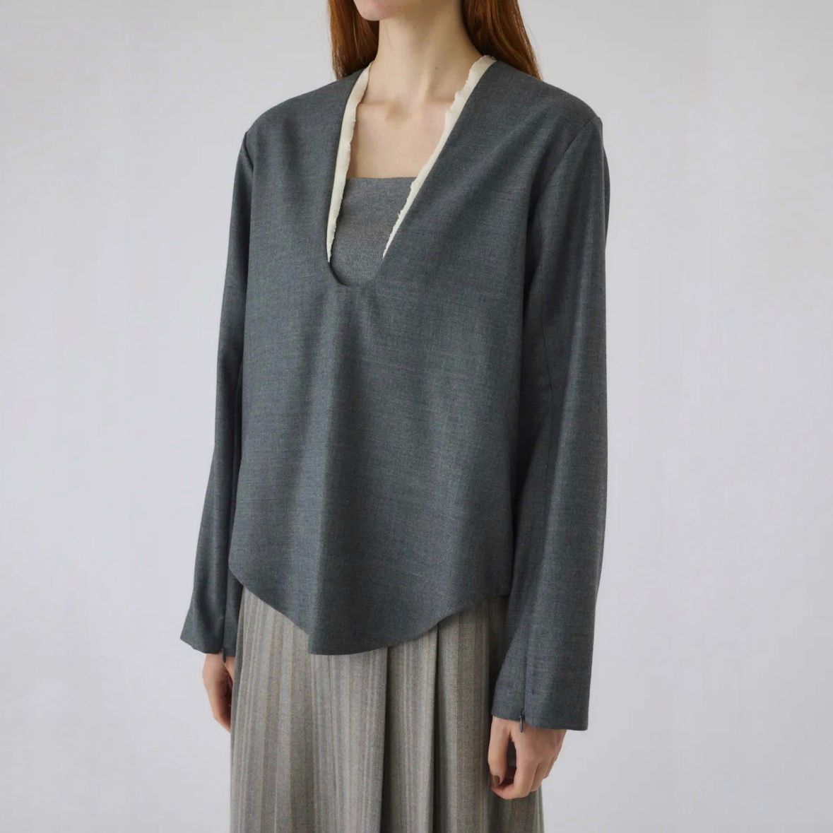 【残り一点】Wool Saxony U Curve Tops
