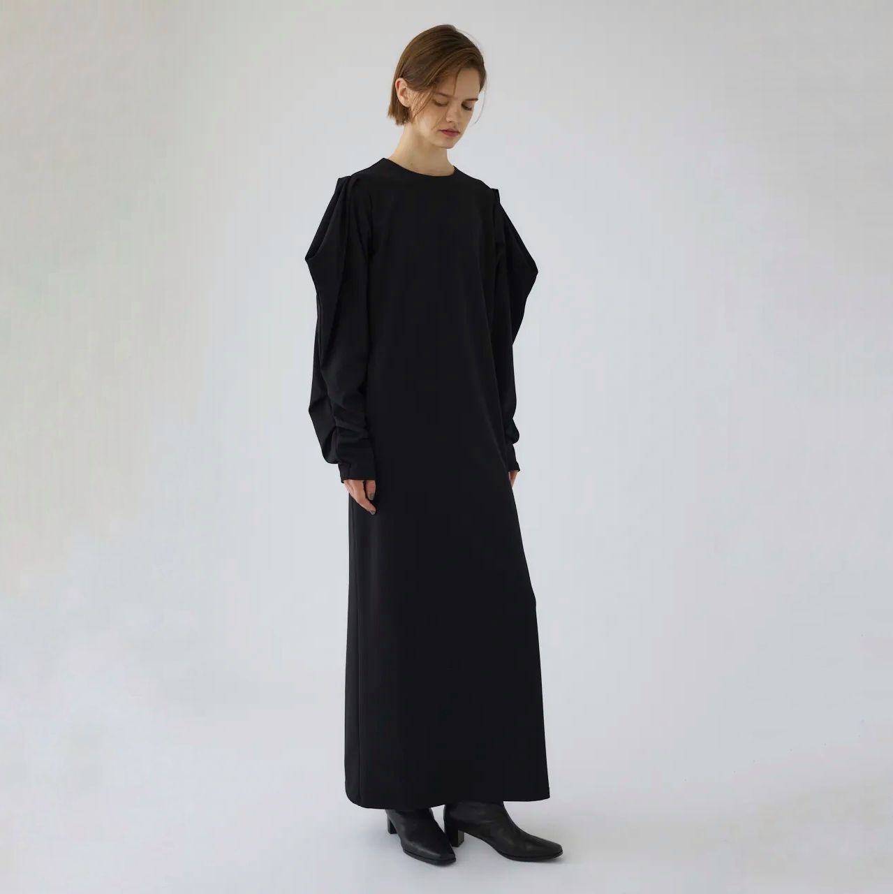 【残り一点】Drape Sleeve Cut Dress