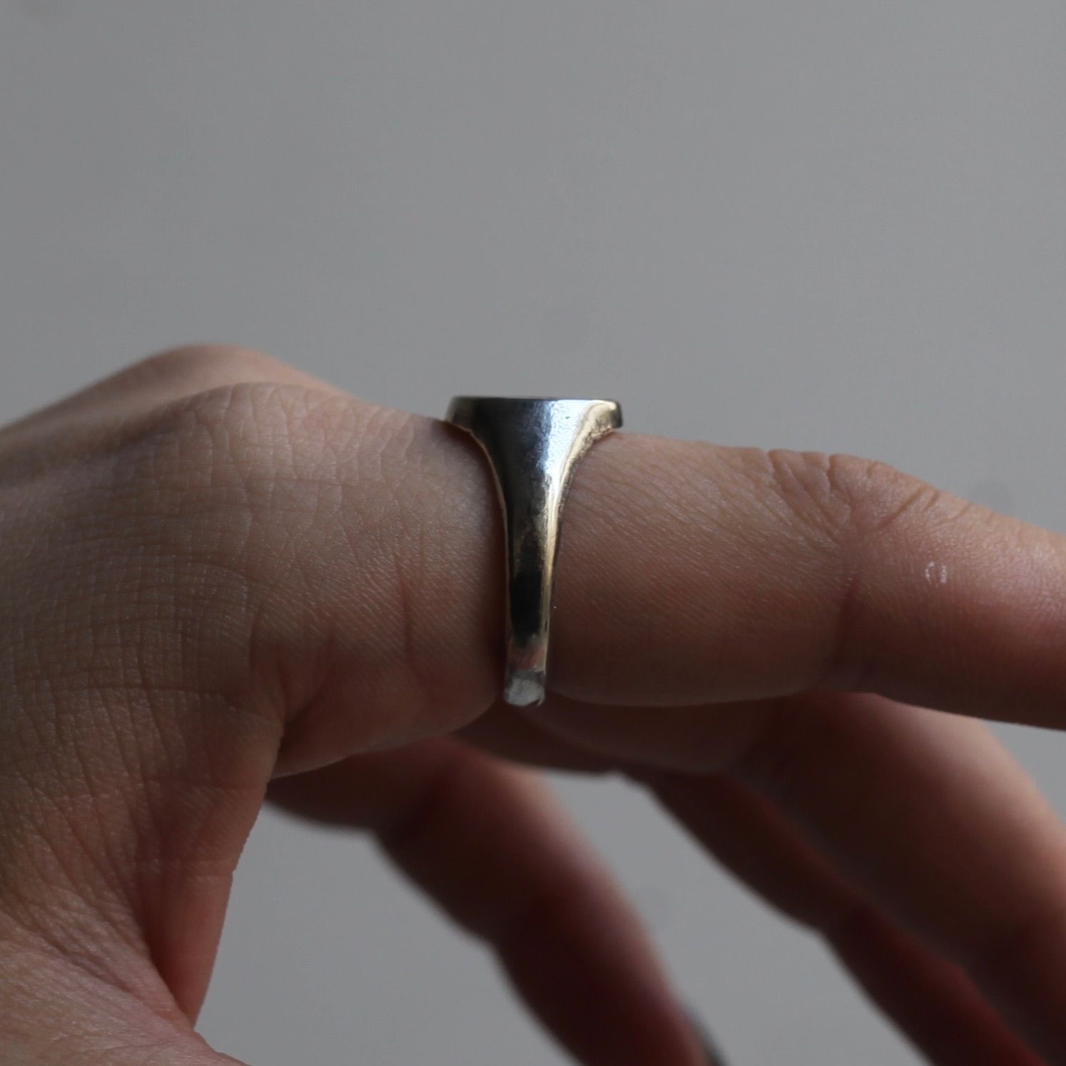 【残り一点】Oval Sygnet Ring(ANTIQUE)