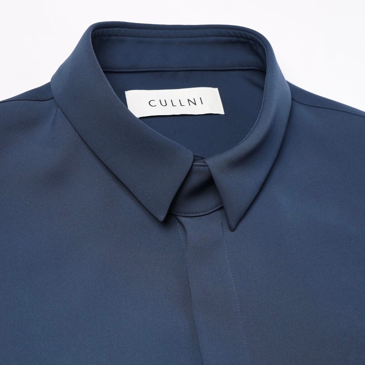 【残り一点】Double Satin Minimal Chin Tab Long Sleeve Shirt