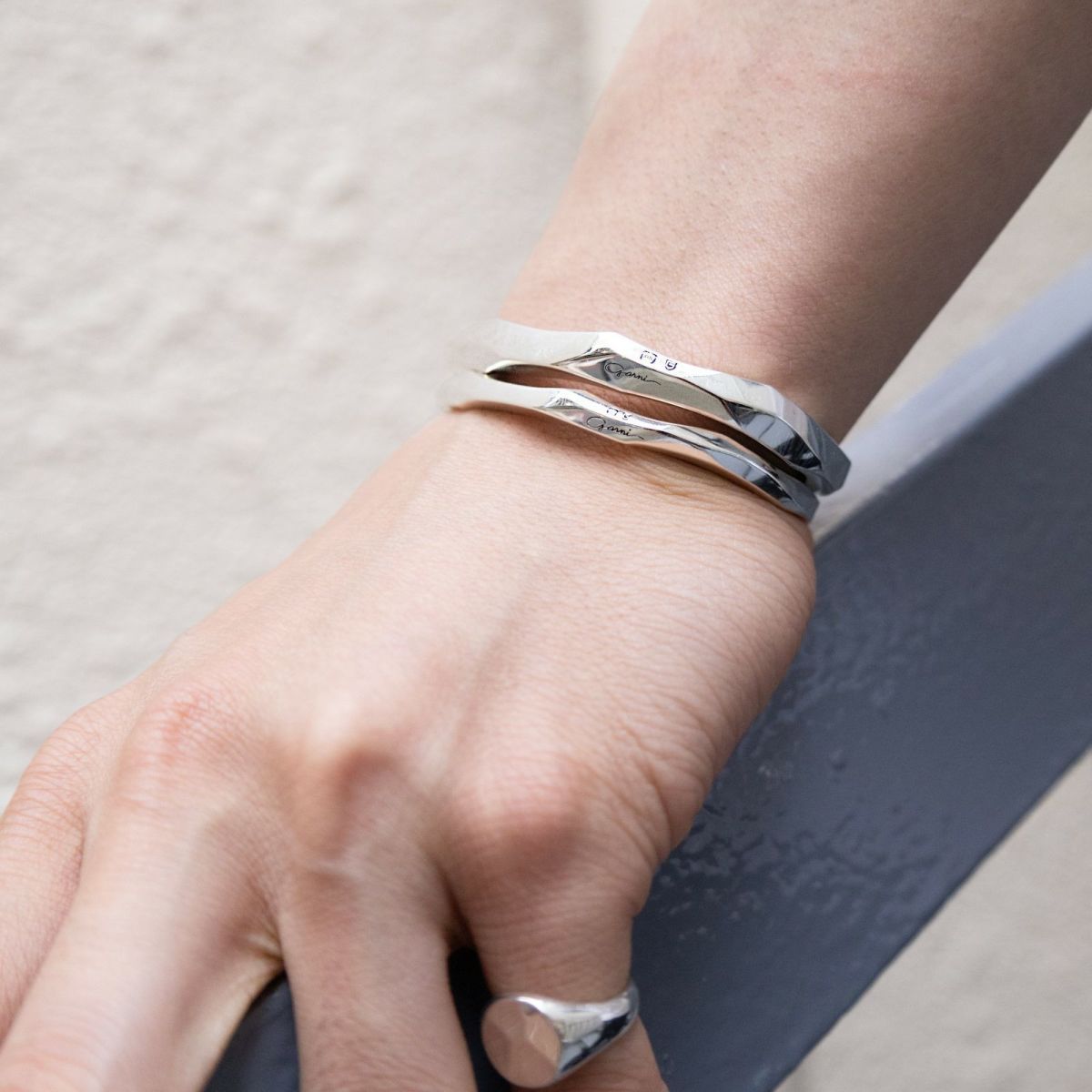 取扱店はGARNI Crockery Bangle - L クロッケリー バングル ブレスレット シルバー