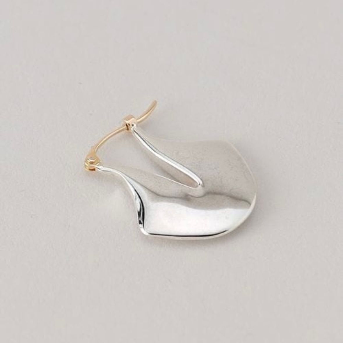 【残り一点】YU-KIN Rotus Slit Earrings(両耳用）