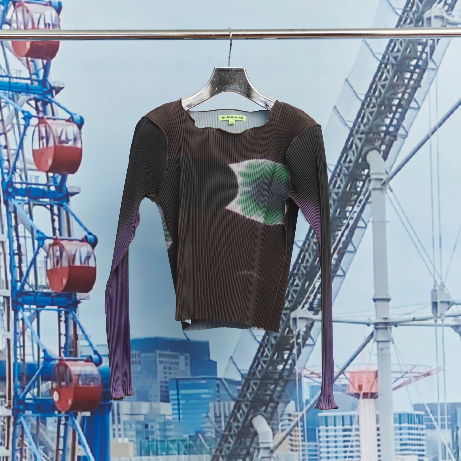 【残り一点】Graphic Tiny Top