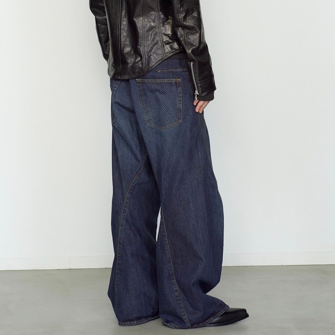 【残り一点】3D Twisted Wide Leg Jeans