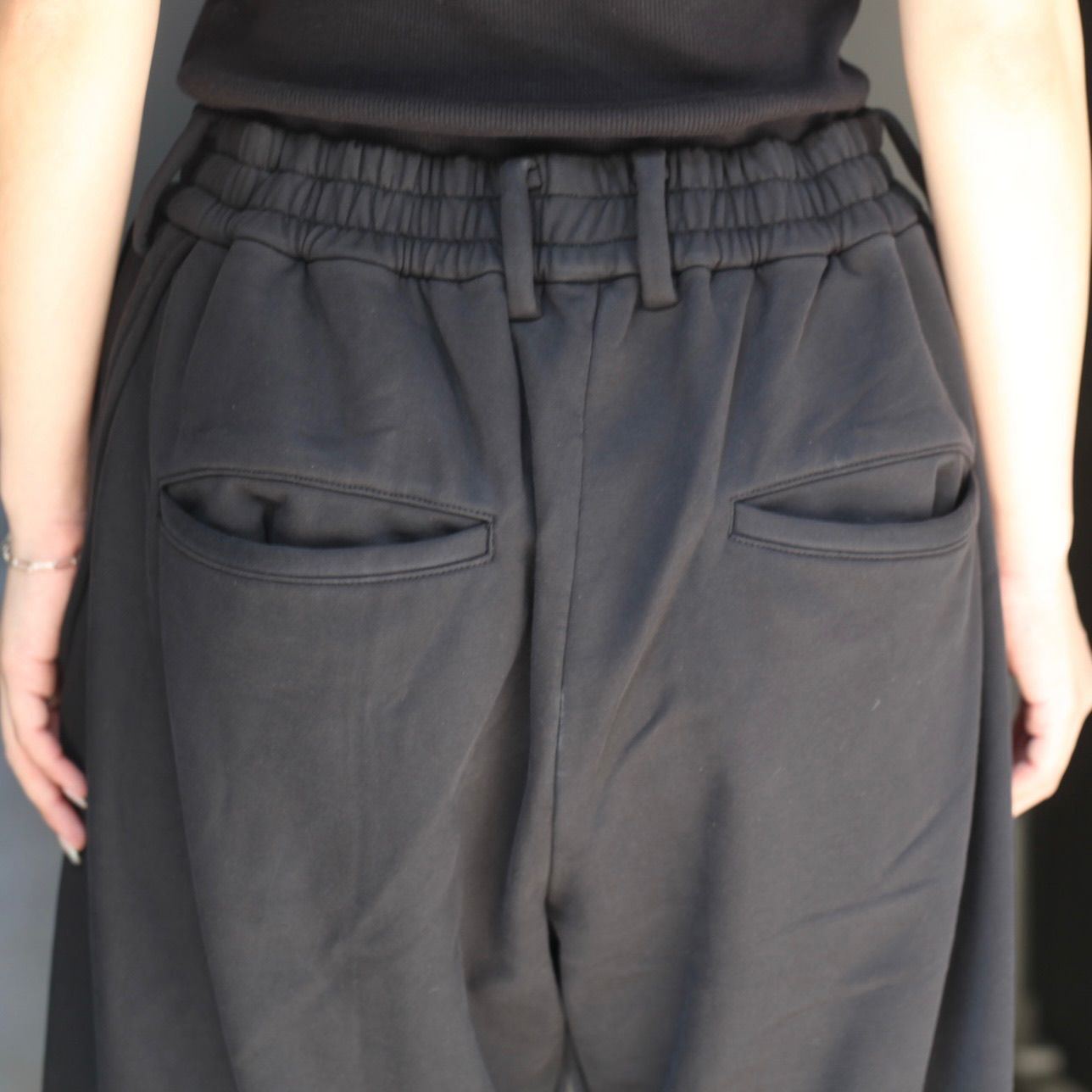 【残り一点】36G Fine Sweat Draping Easy Pants