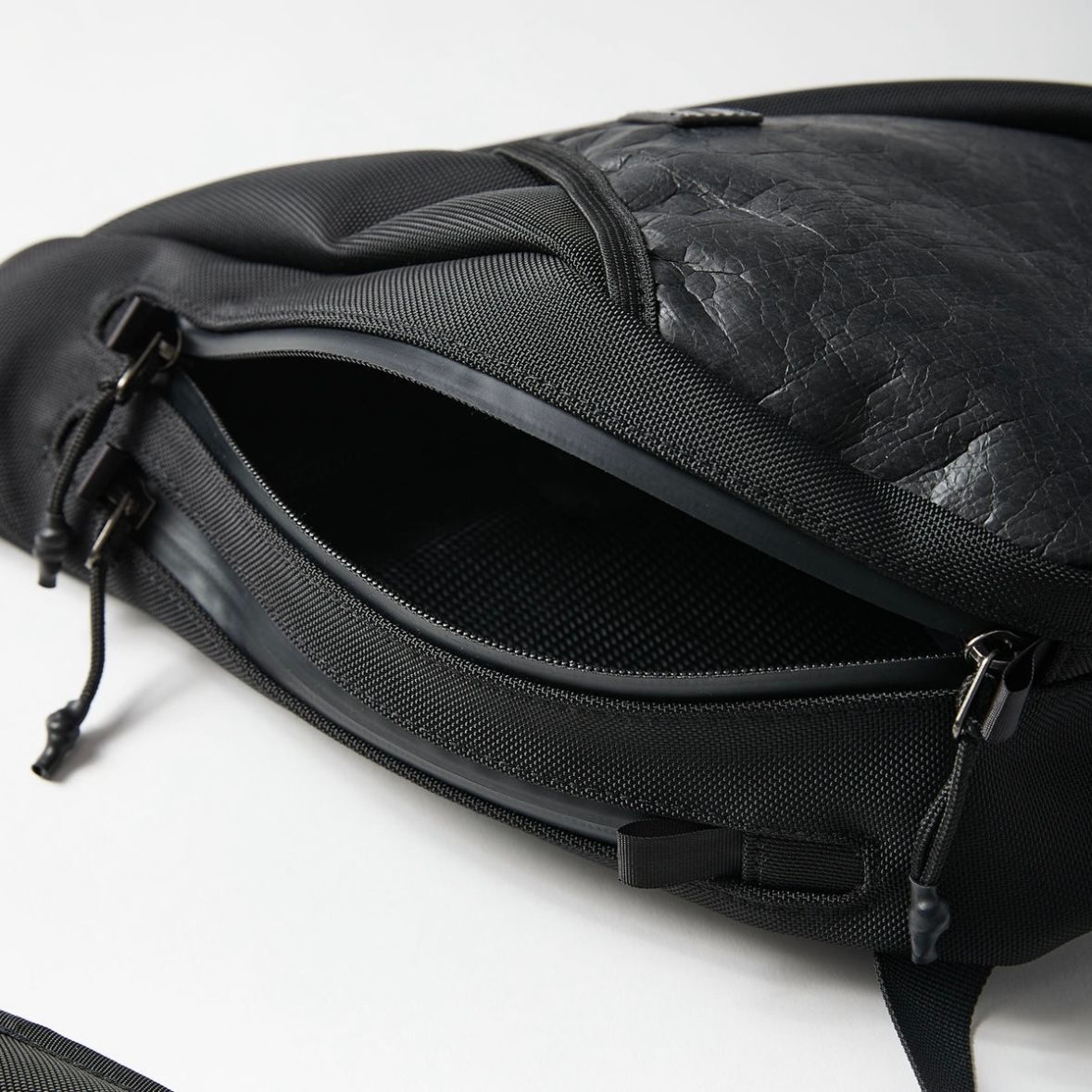 【残り一点】Tyvek®︎ Oneshoulder Bag