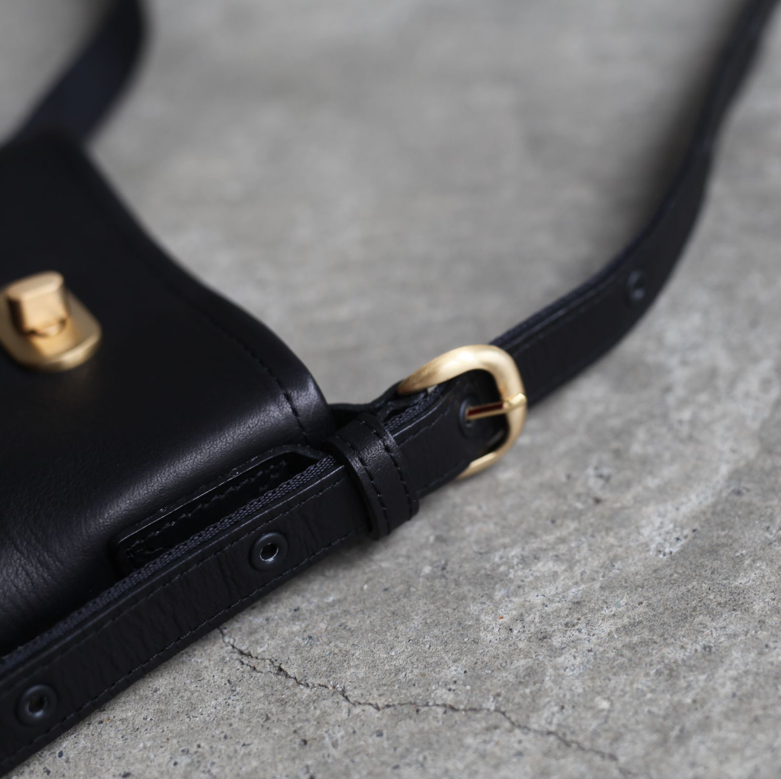 Hender Scheme - 【再販売通知受付可能】Twist Buckle Bag_XS(BLACK