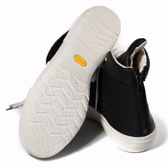 【お取り寄せ注文可能】Leather Sneakers(WOMEN)