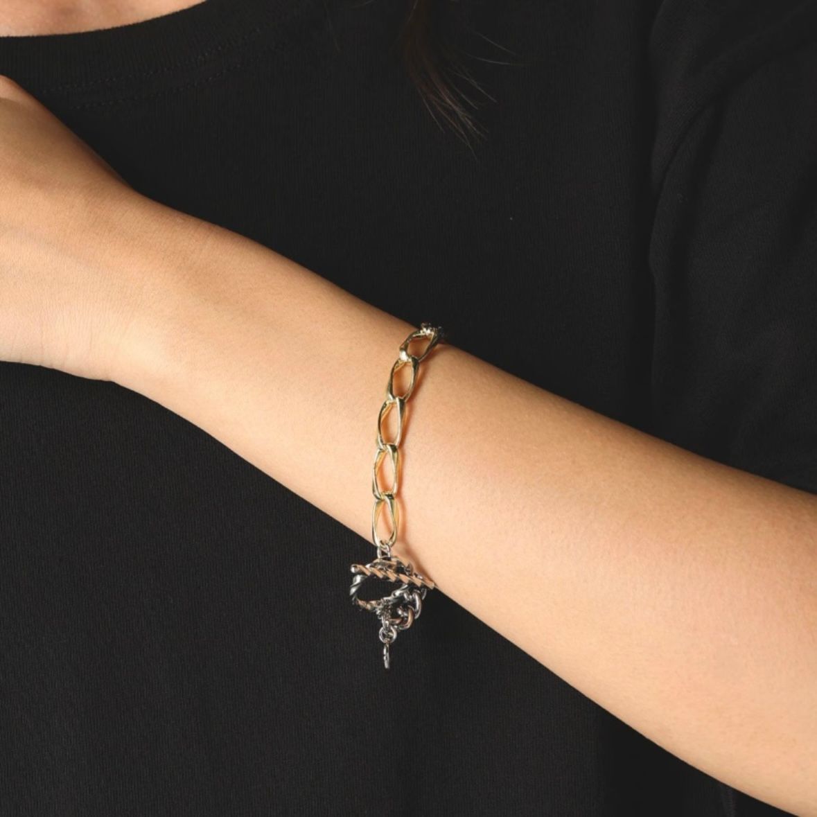 【残り一点】ダブルチェーンブレスレット(GOLD)