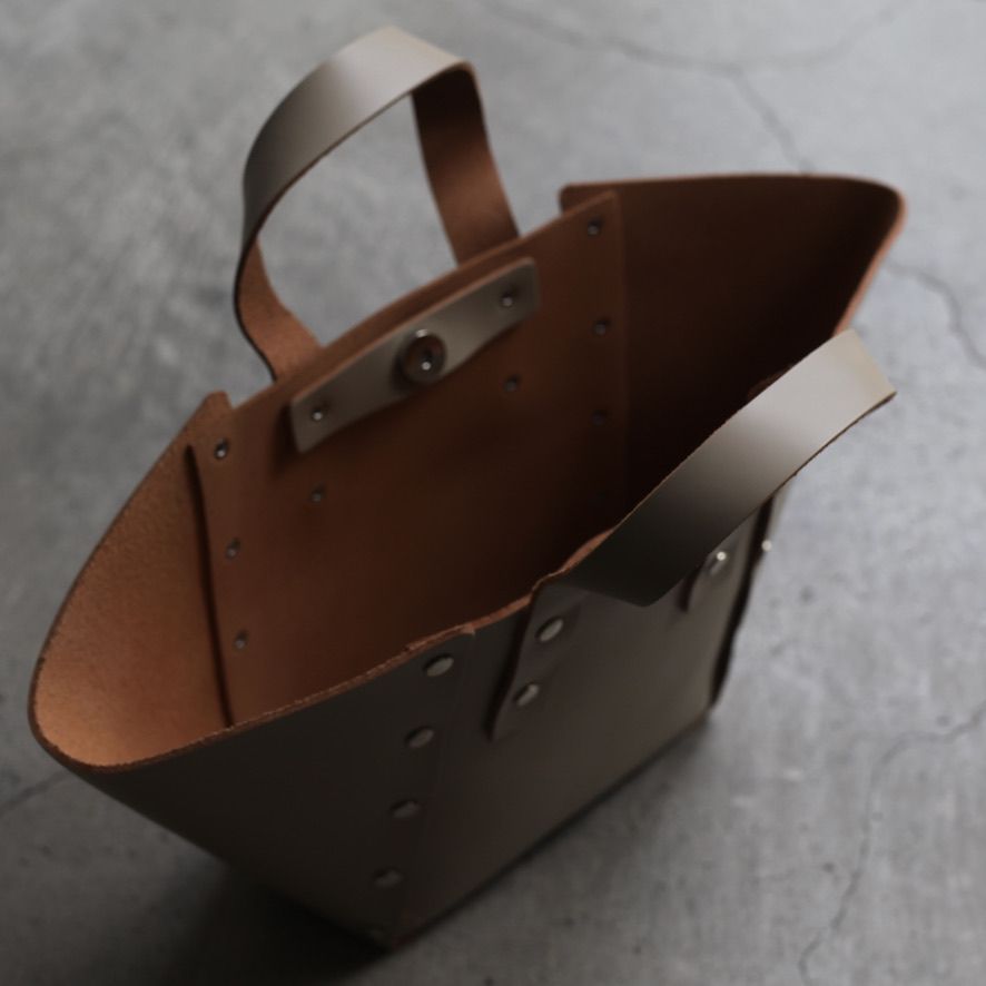 【次回入荷9月下旬予定】Assemble Hand Bag Wide_S(BEIGE)