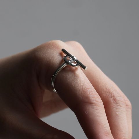 【お取り寄せ注文可能】Circle T Ring(WHITE)