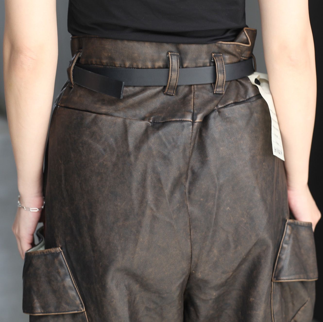 【残り一点】Mooned Delivery Man