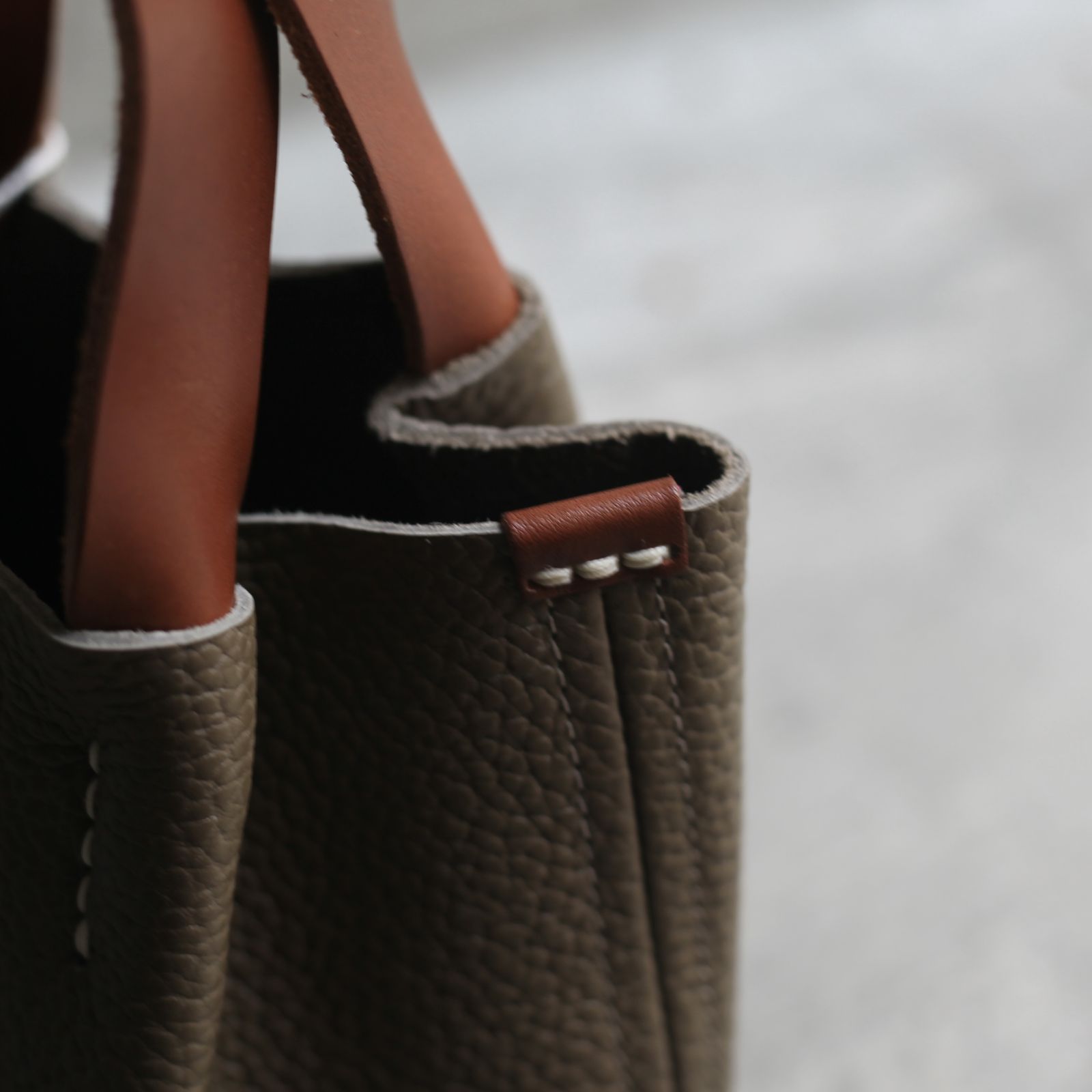 【再販売通知受付可能】Piano Bag Small(TAUPE)