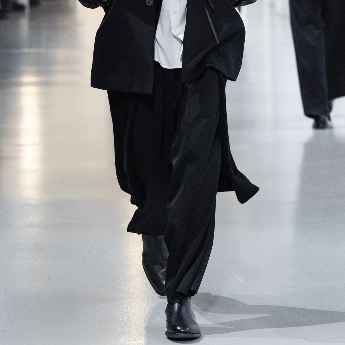 【残りわずか】Long Wide Trousers(2/90 WOOL GABARDINE)