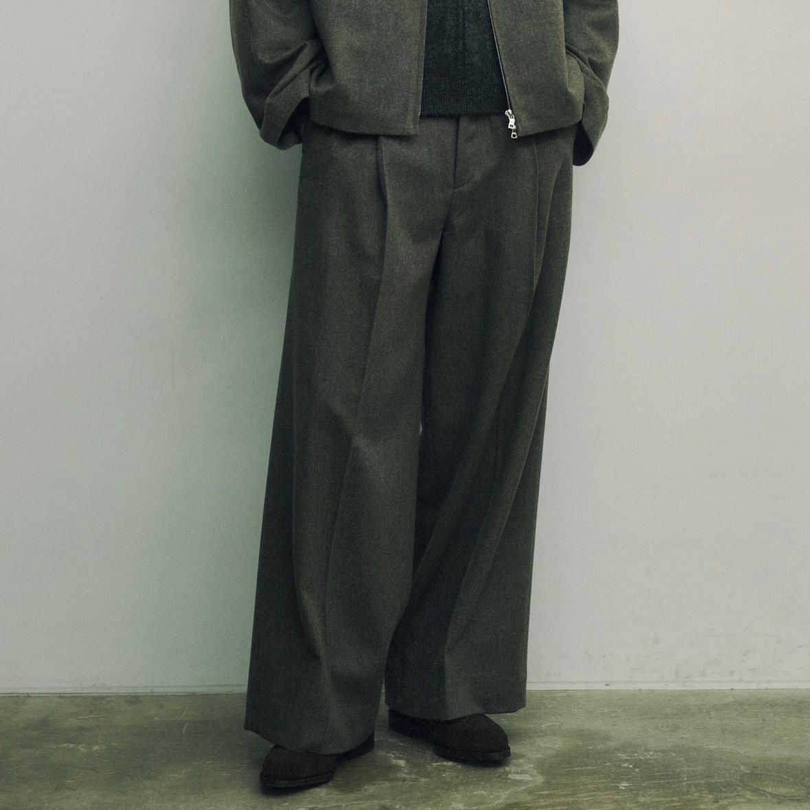 【残り一点】Wool Doeskin Extra Wide Trousers