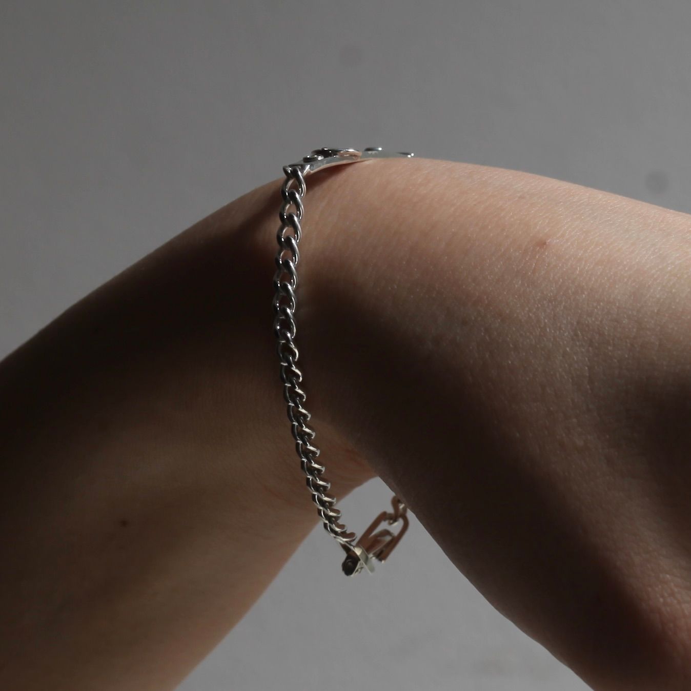 【残り一点】Horse Shoe Buckle Plate Curb Chain Bracelet