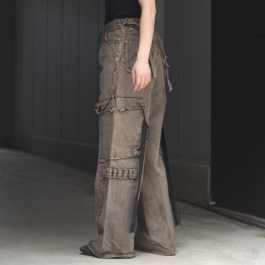【残りわずか】Slash Seam Twist Cargo Jeans