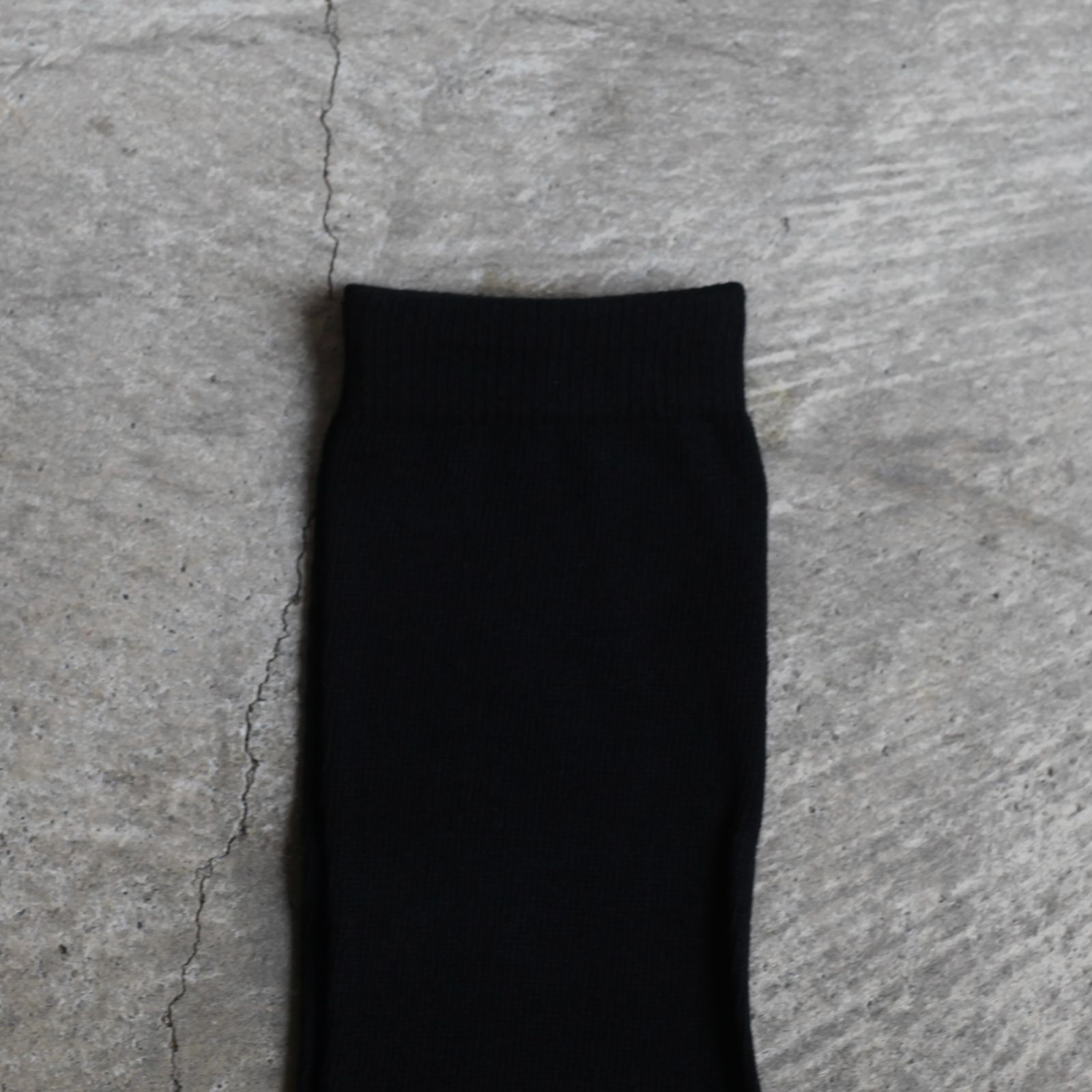 【残りわずか】Snowy Socks with Anonymous Ism
