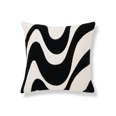 【残りわずか】Tufted Wavy Logo Cushion Cover