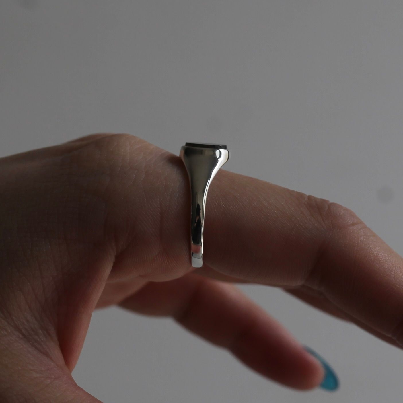 【残り一点】Signet Oval Ring S(LABRADORITE)