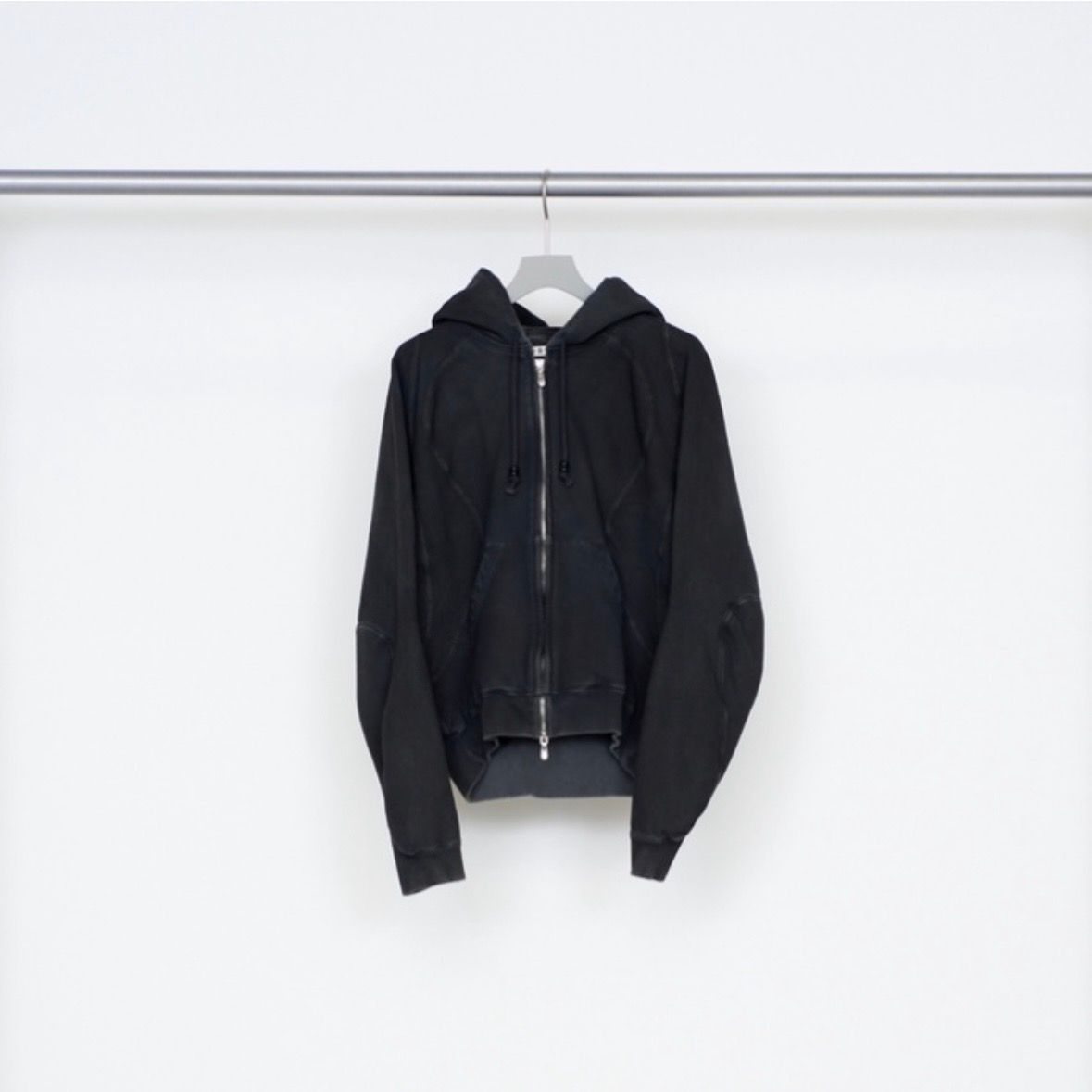 【残りわずか】Paneled Zip Up Hoodie
