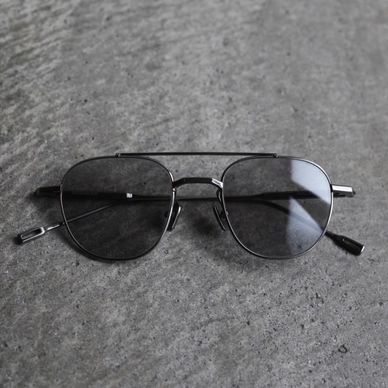 レンズ : LIGHT GREY